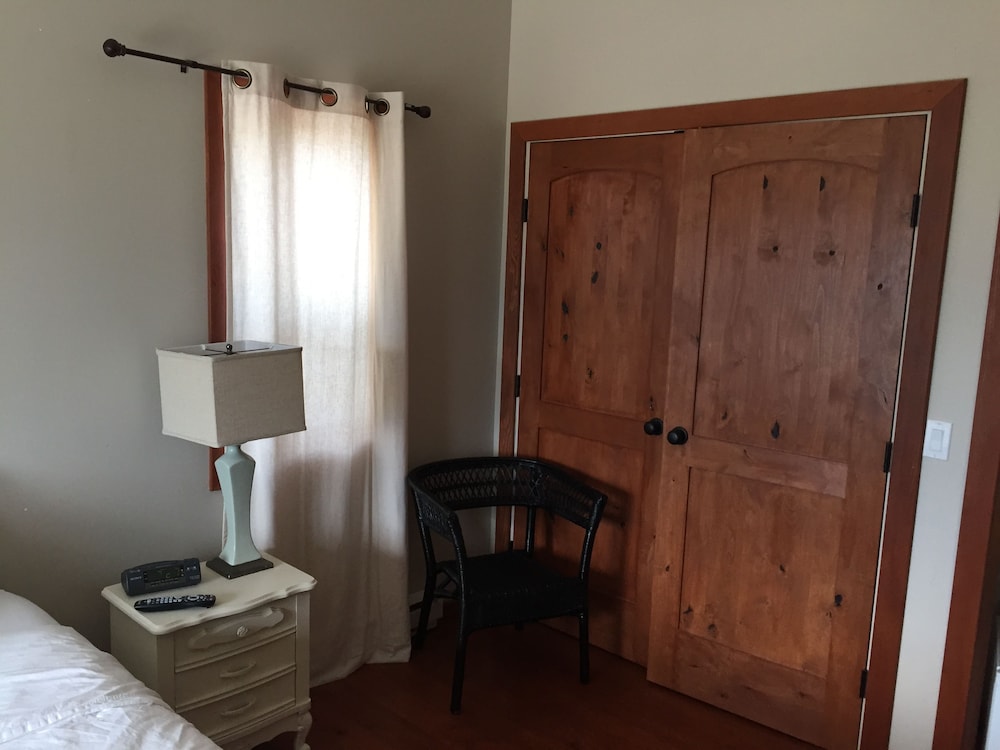 Panoramic Room, 1 King Bed, Balcony, Lake View photo 1