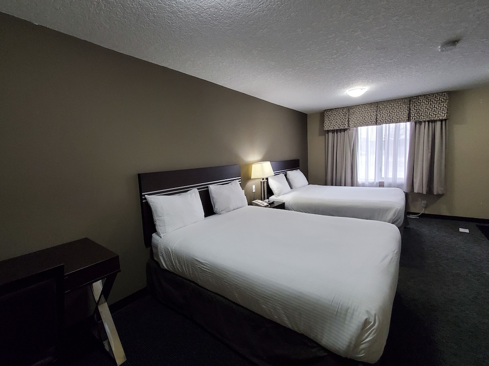 Standard Room, 2 Queen Beds, City View photo 3