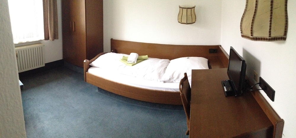 Basic Single Room photo 2