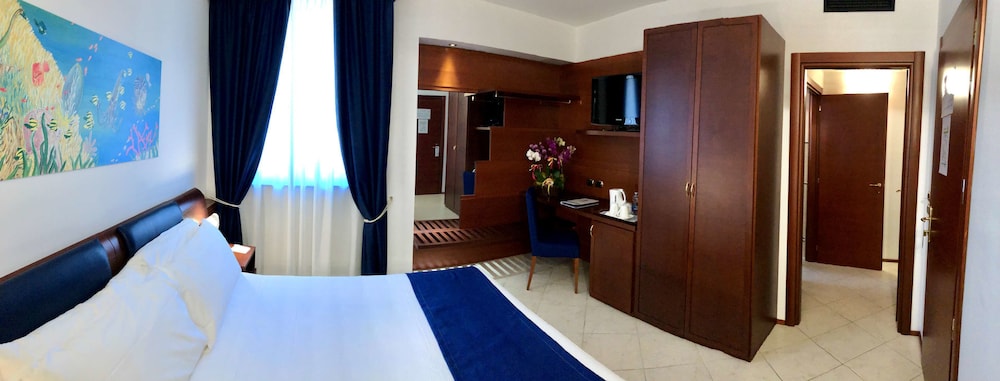 Superior Room, 2 Twin Beds, Non Smoking, Sea View - Photo 10