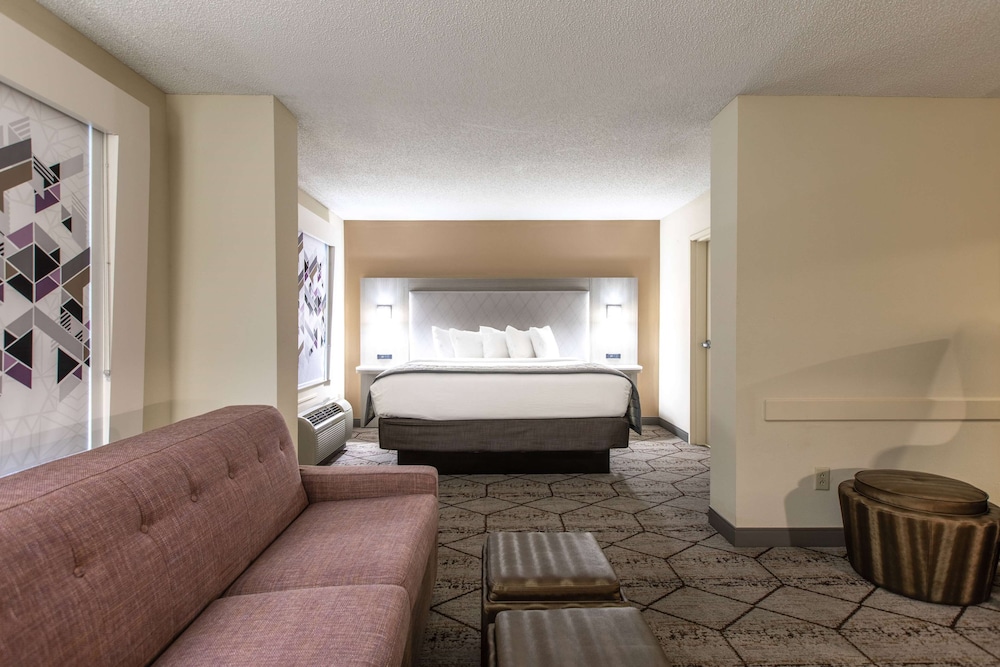 Executive Room, 1 King Bed, Non Smoking - Photo 1