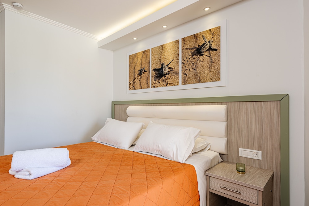 Double or Twin Room, Pool View - Photo 3