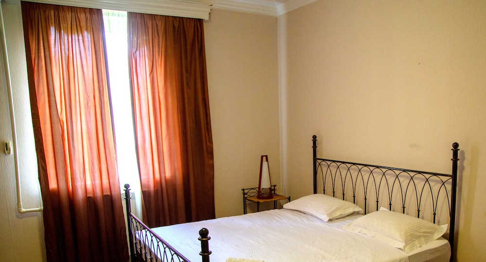 Basic Triple Room