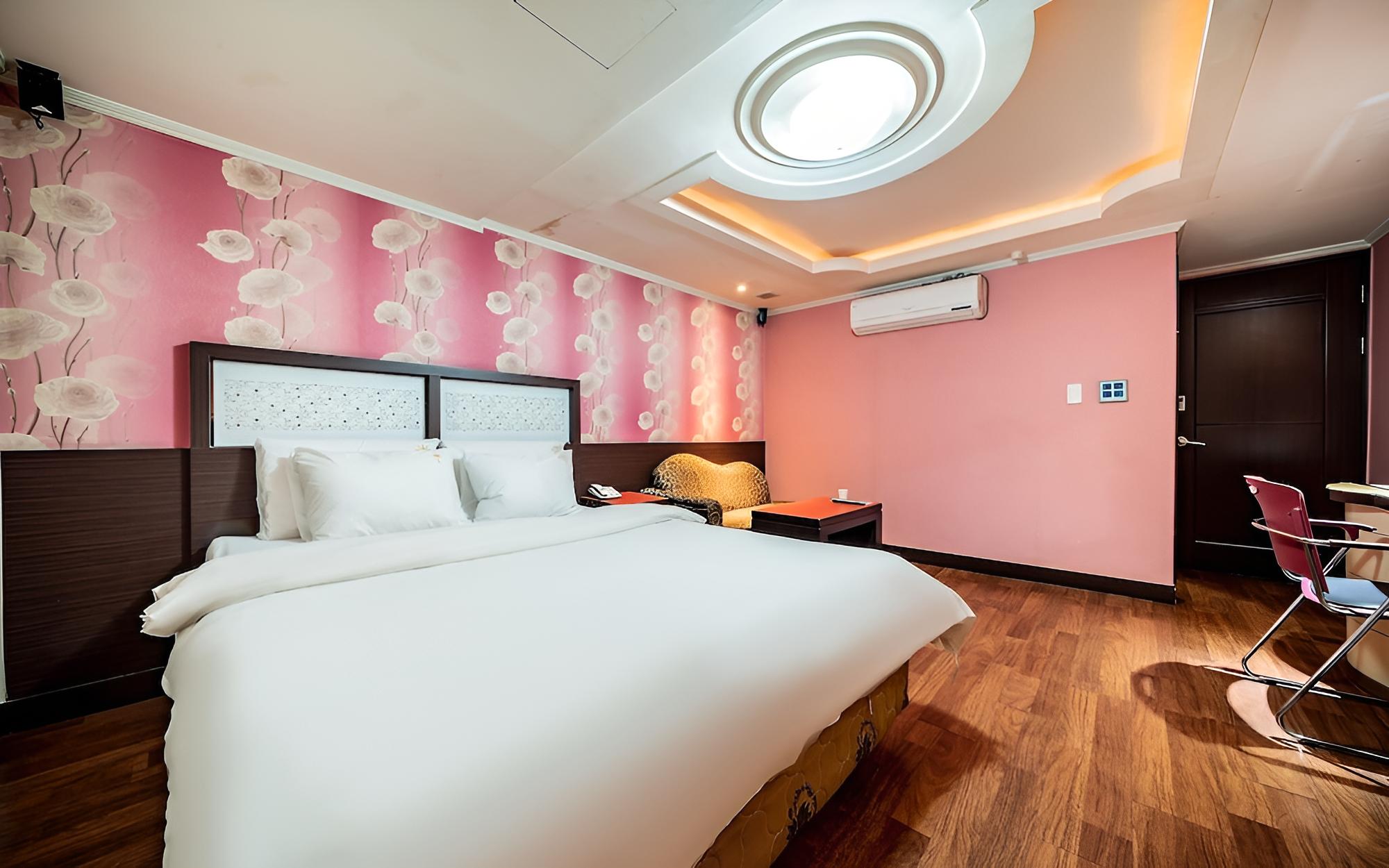 Room (Standard Room) photo 1
