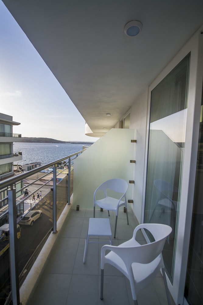 Double or Twin Room, Partial Sea View