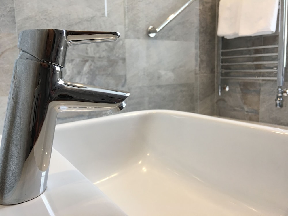Superior Double Room, Ensuite - Photo 6