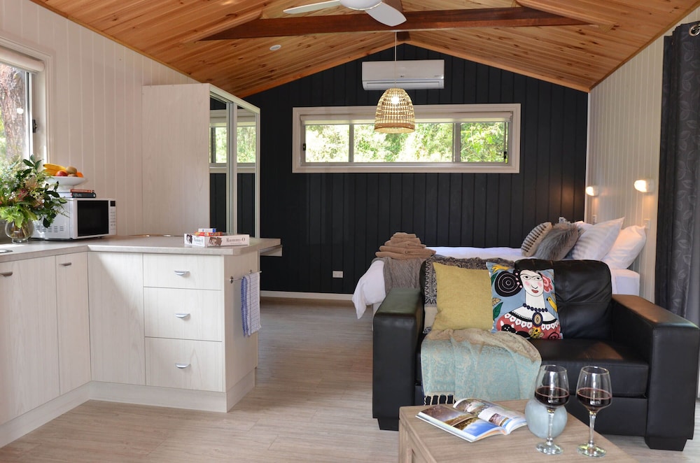 Queenslander - Linen/Towels Supplied photo 1