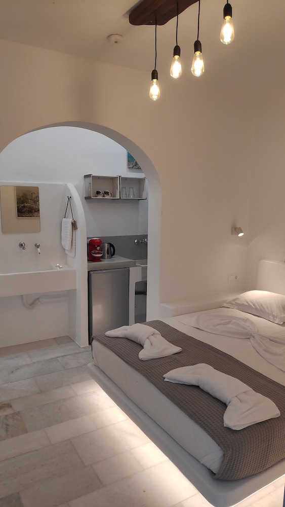 Double Room (Grey 5)
