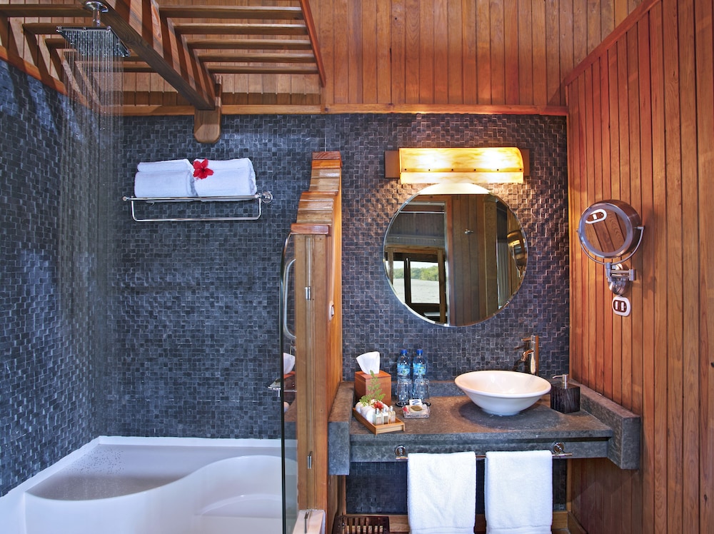 B Waterfront Suite Double photo 3