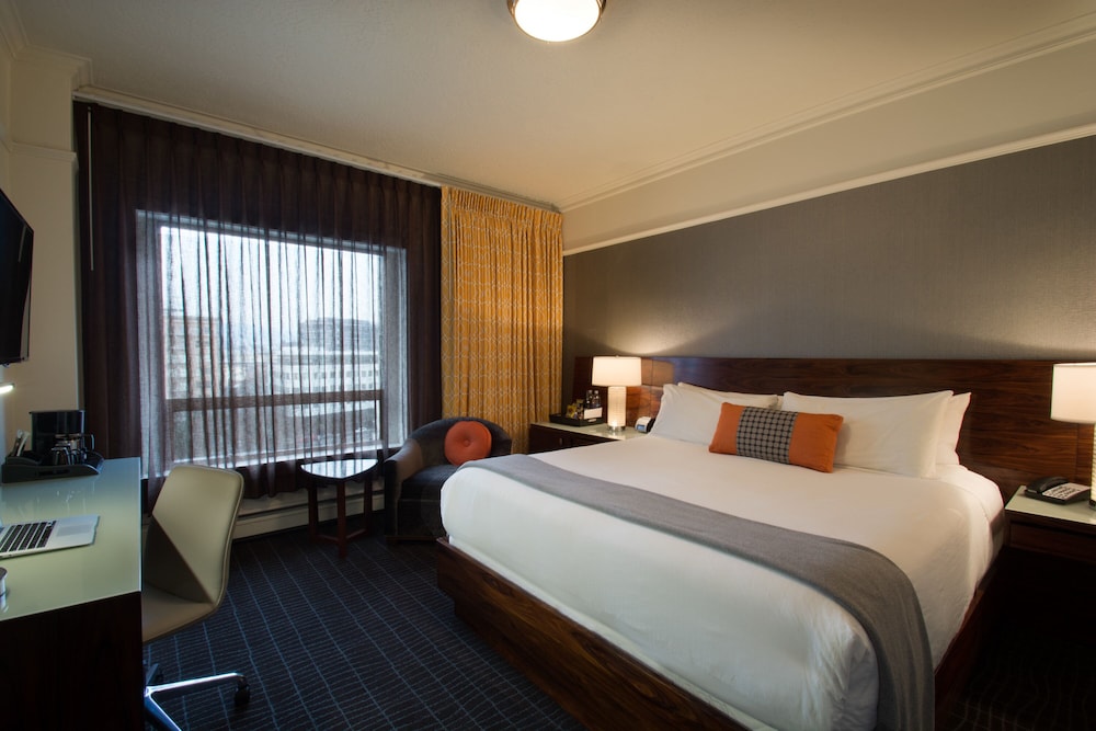 Premium Room, 1 King Bed - Photo 2