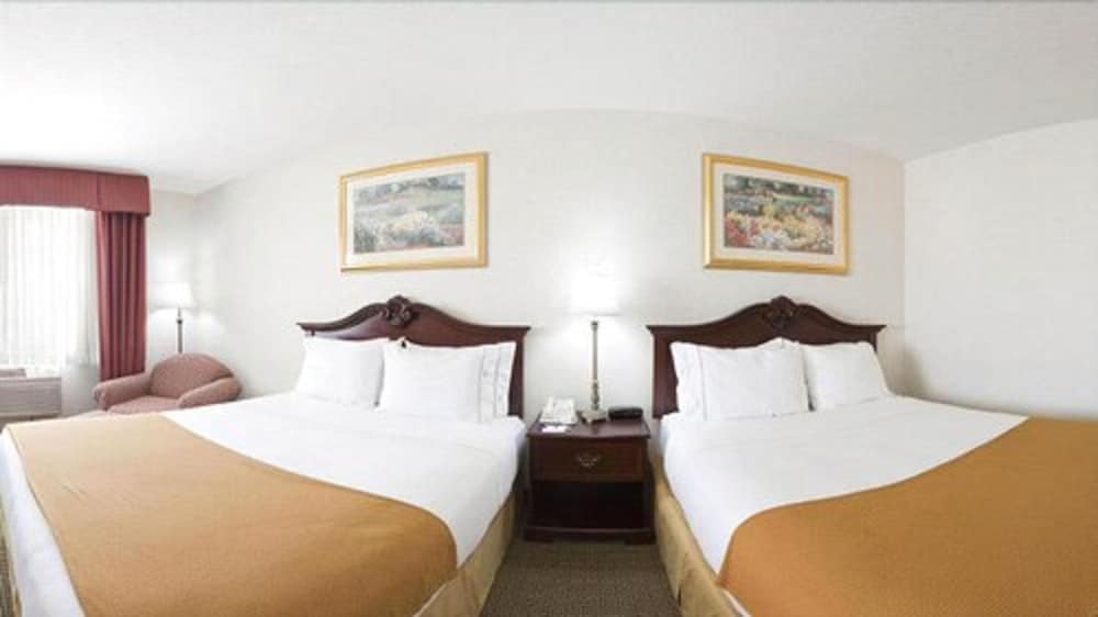 Room, 2 Queen Beds, Accessible, Non Smoking - Photo 2
