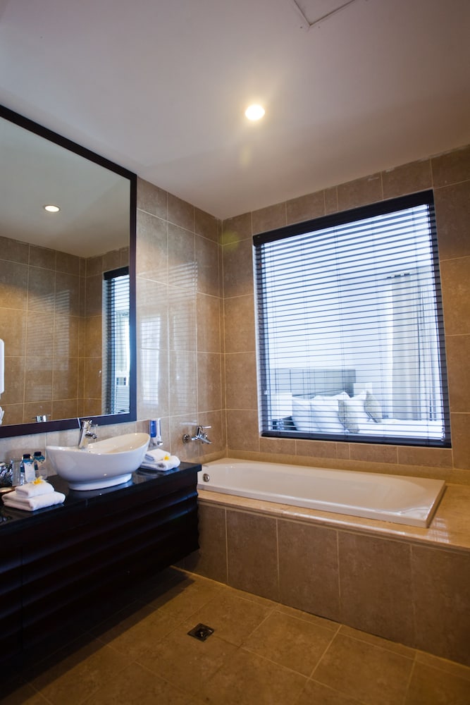 Premier Villa, 3 Bedrooms, Private Pool - Photo 10