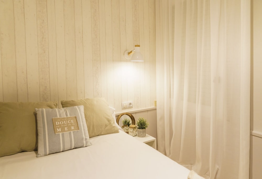 Single Room (Interior) photo 3