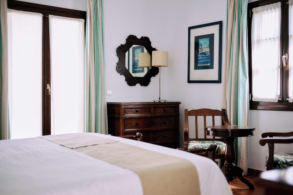 Panoramic Double Room, 1 Queen Bed, Mountain View