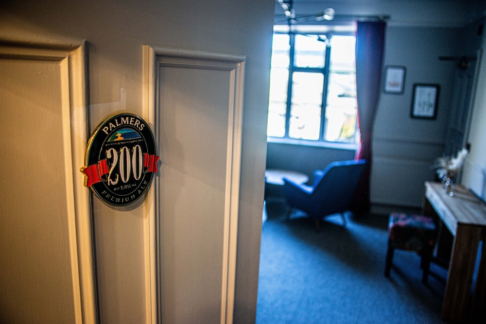 Suite, Ensuite photo 3