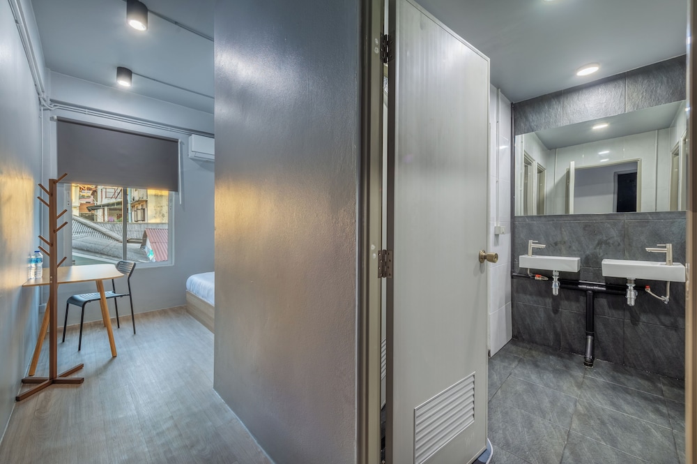 Basic Double or Twin Room photo 3
