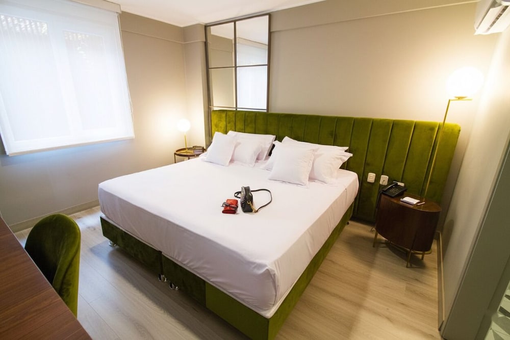 Standard Suite, Courtyard View