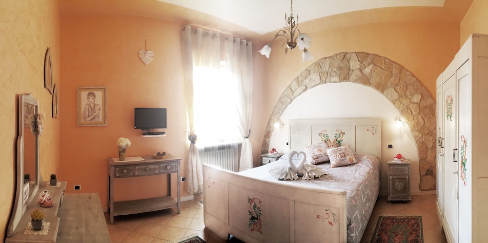 House, Multiple Beds photo 1