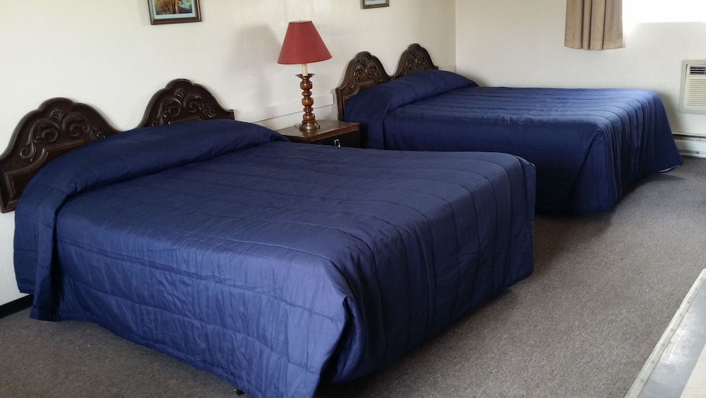 Standard Room, 2 Queen Beds photo 1