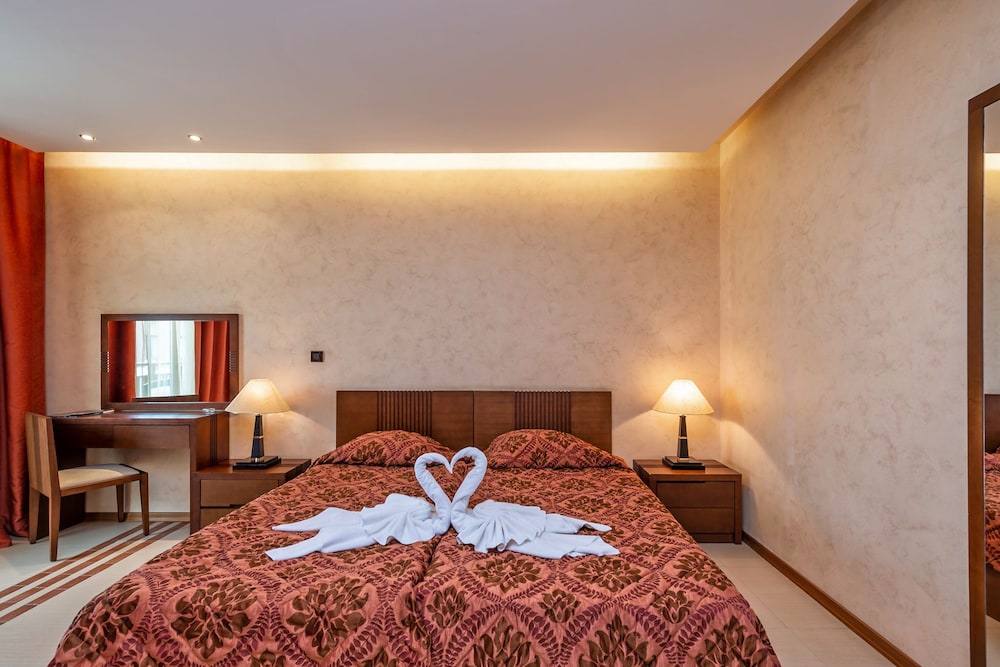 Double or Twin Room, Sea View - Photo 2