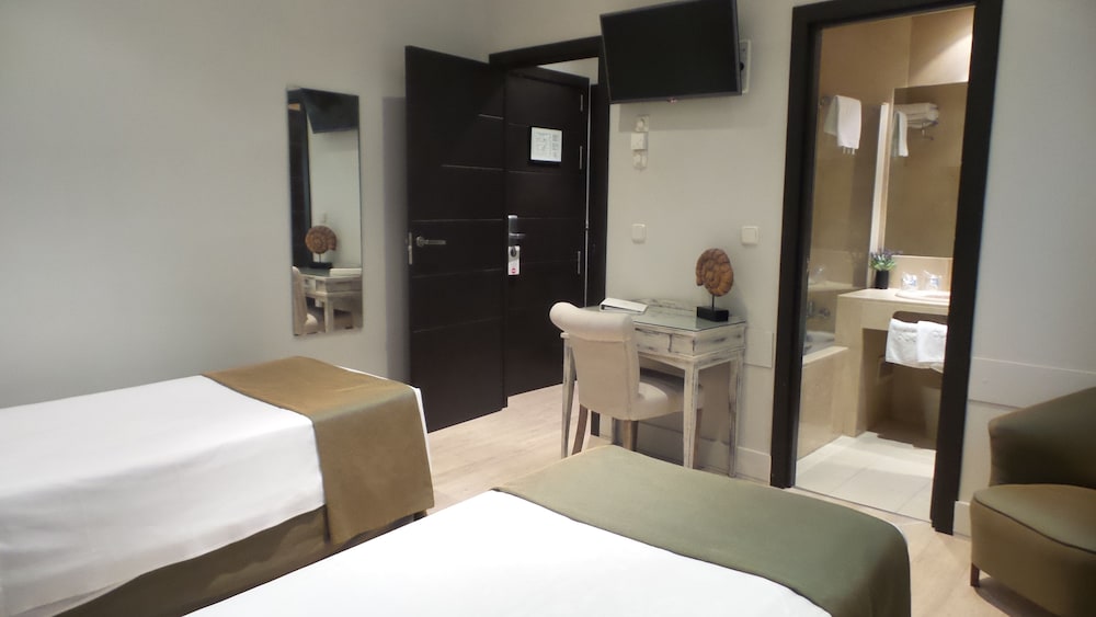 Twin Room, 2 Twin Beds - Photo 2