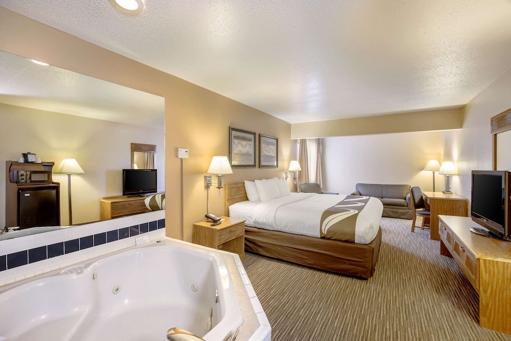 Suite, 1 King Bed, Non Smoking - Photo 1