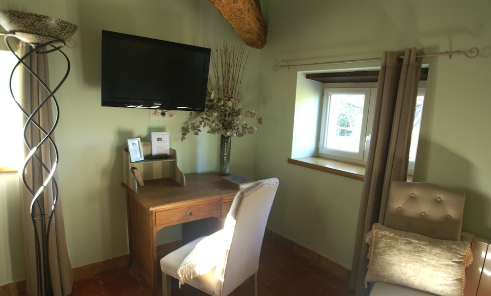 Superior Double or Twin Room, Ensuite, Pool View (Jade) photo 2
