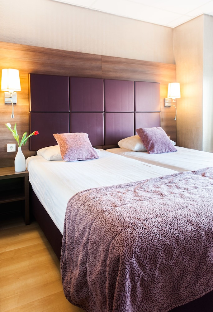 Triple Room, 3 Twin Beds photo 2