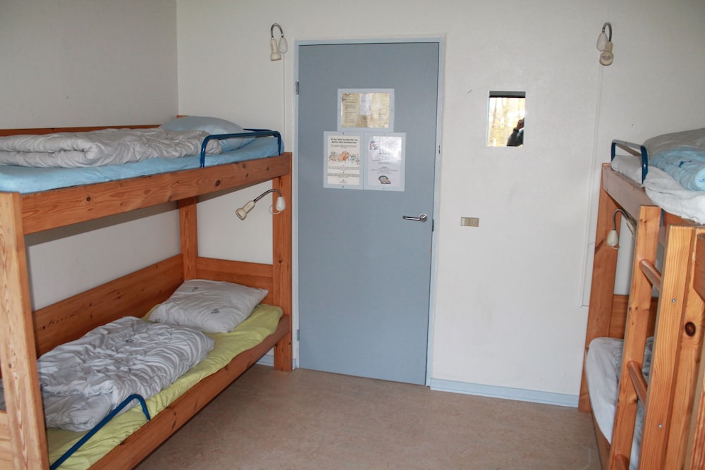 Basic Room, Multiple Beds, Private Bathroom (6 person) photo 3