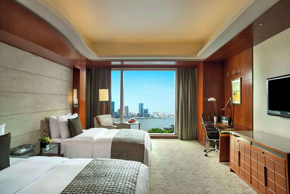 Deluxe Bund View Twin Room