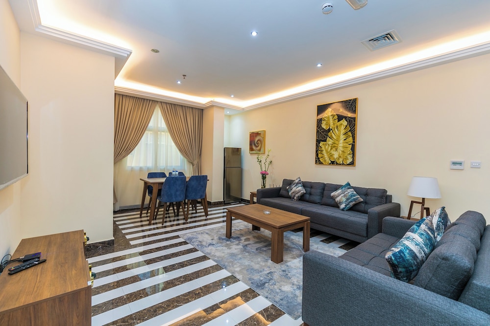 One Bedroom Deluxe Apartment - Photo 7