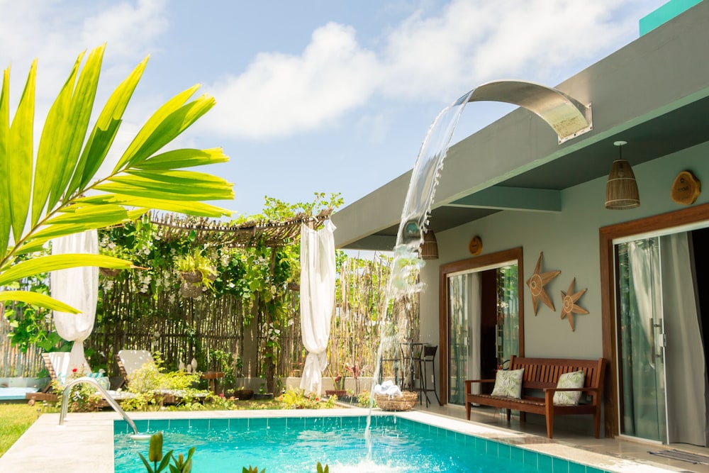Deluxe Double Room, 1 Bedroom, Lanai, Poolside photo 3
