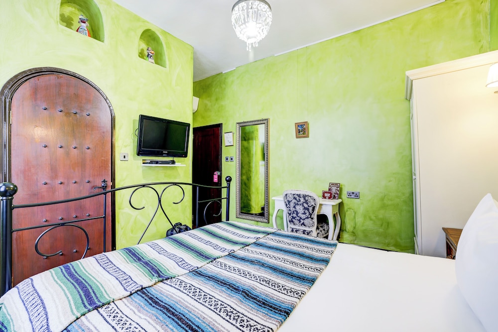 Deluxe Triple Room photo 2