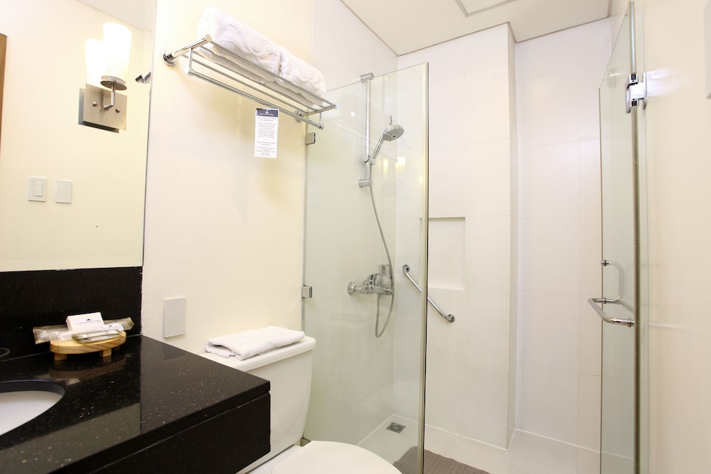 Family Room with Kitchenette - 1 Bed - Photo 6
