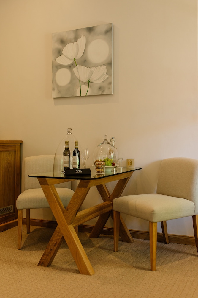Luxury Suite, 1 Bedroom, Terrace, Courtyard View thumbnail 5