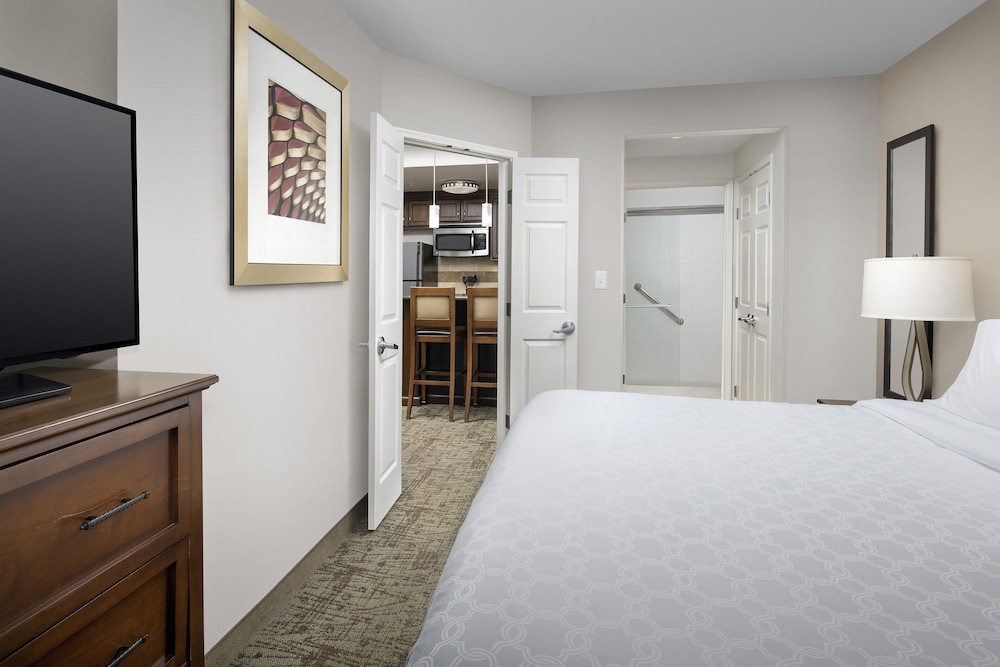 Suite, 1 Bedroom, Kitchen (1 King Bed) - Photo 4
