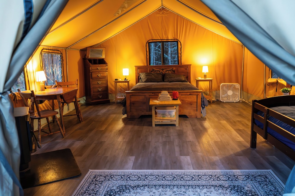 Signature Tent photo 3