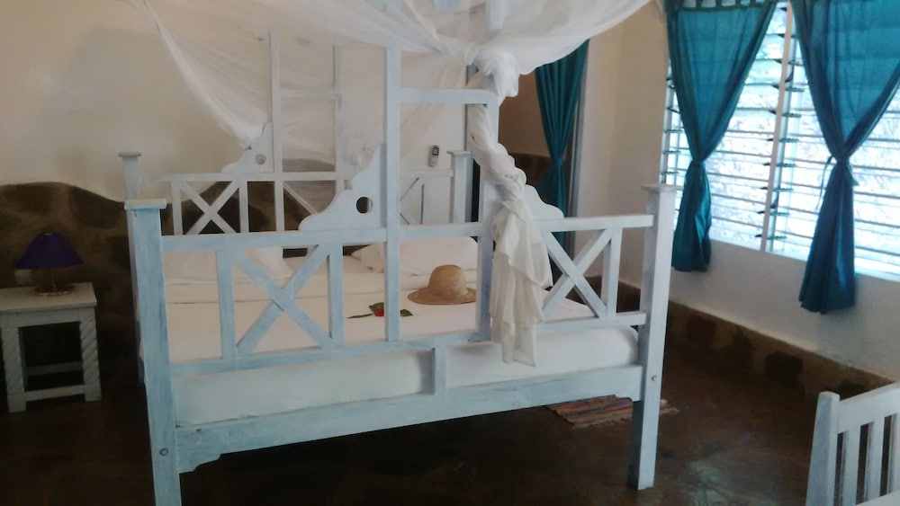 Standard Single Room, 1 King Bed, Garden View