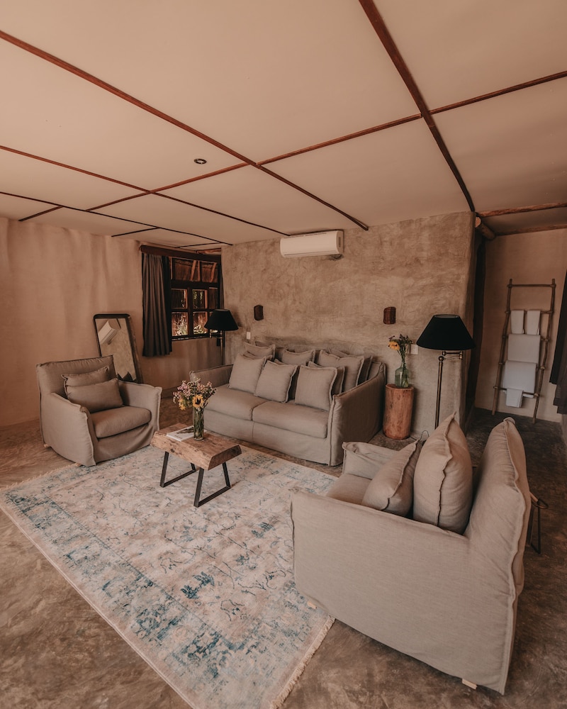 Loft, Private Pool, Ocean View - Photo 2