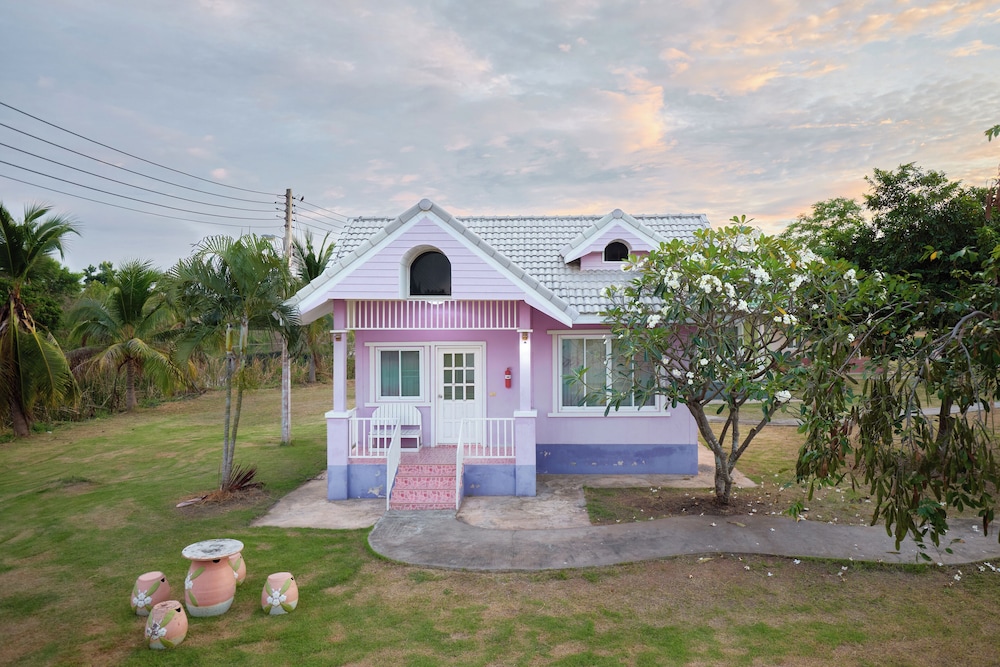 House, Multiple Beds, Patio, Garden View photo 3
