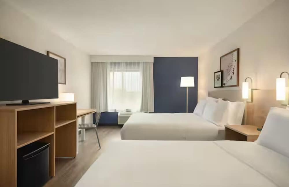 Room, 2 Queen Beds - Photo 1