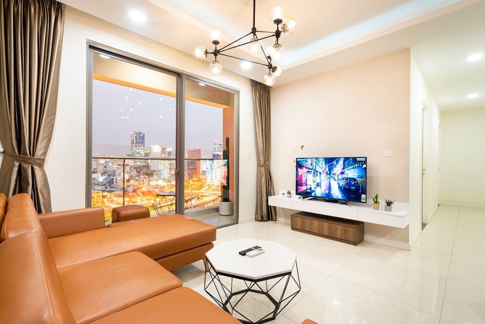 Family Apartment, 3 Bedrooms, City View, Tower
