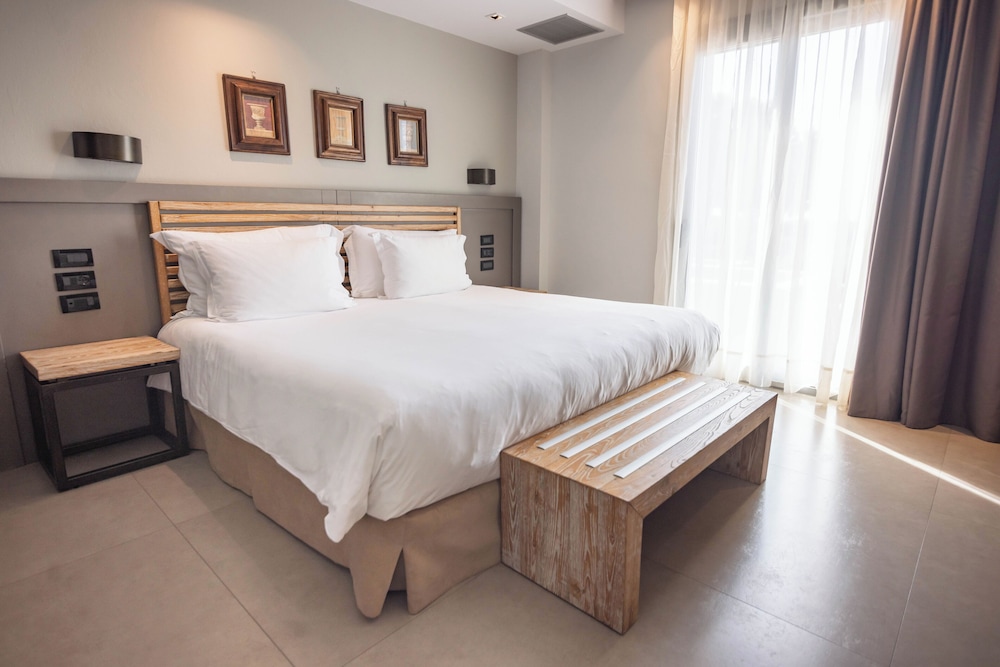 Deluxe Suite, 1 Double Bed, Sea View