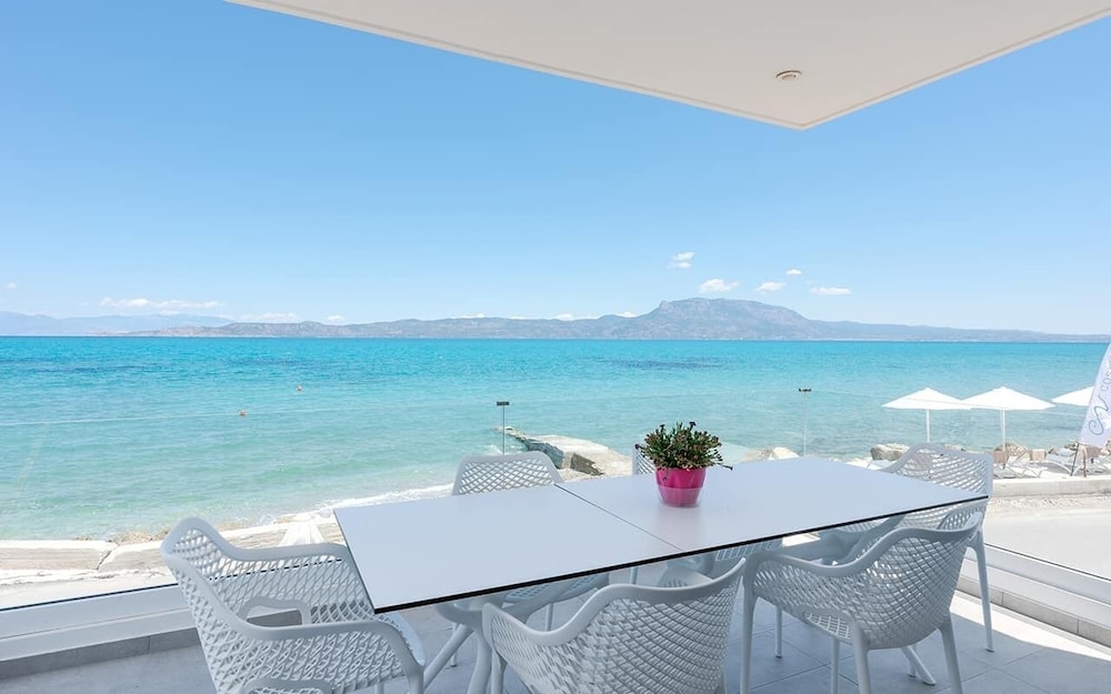 Deluxe Suite, Sea View photo 3