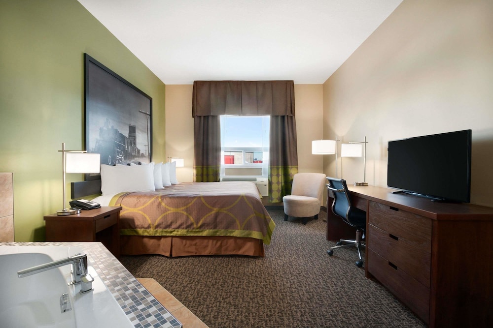 Studio Suite, 1 King Bed, Non Smoking - Photo 1