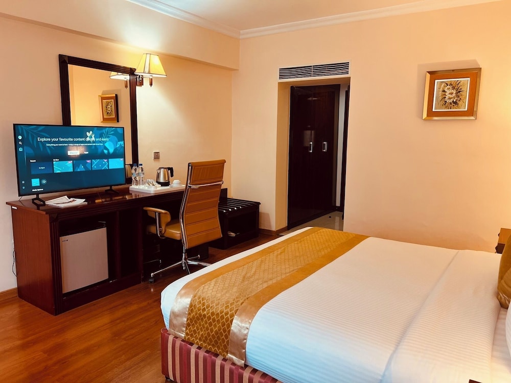 Deluxe Room, 1 Bedroom - Photo 1