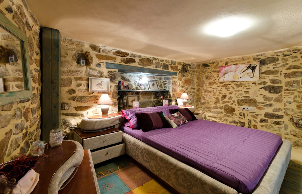 Traditional House (Dora) photo 2