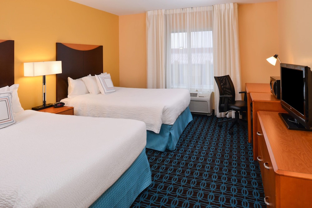 Room, 2 Queen Beds - Photo 1