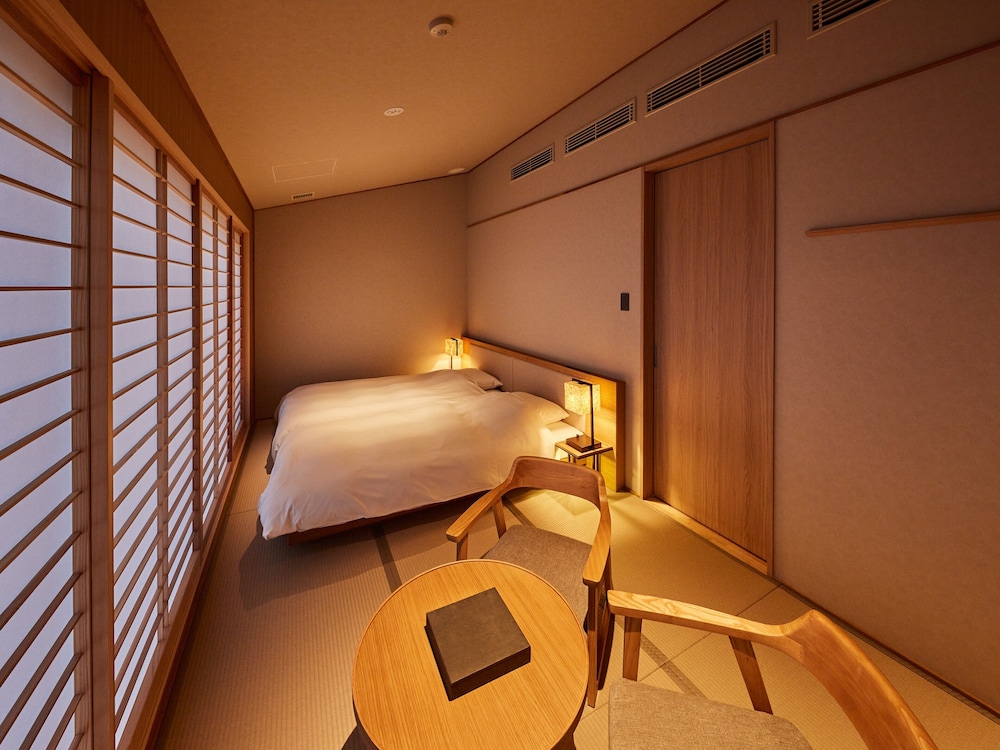Deluxe Twin Room with Open-air Bath photo 2