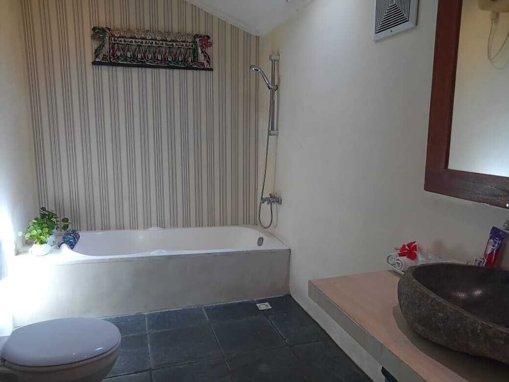 Comfort Quadruple Room, 1 Bedroom, Garden View photo 3